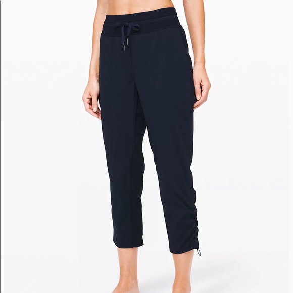 Lulu lemon mid rise capris navy blue - Picture 1 of 4